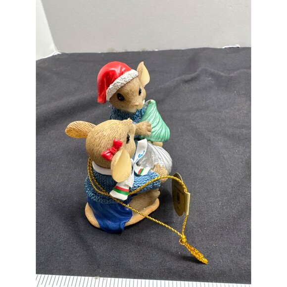 Charming Tails "Lets Exchange A Kiss" Hersheys Kisses Ornament Braford Exchange - Picture 3 of 7
